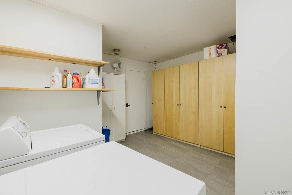 997 Karen Cres, Saanich, BC