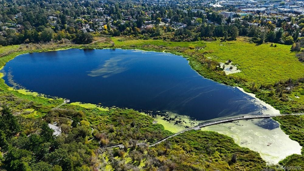 997 Karen Cres, Saanich, BC