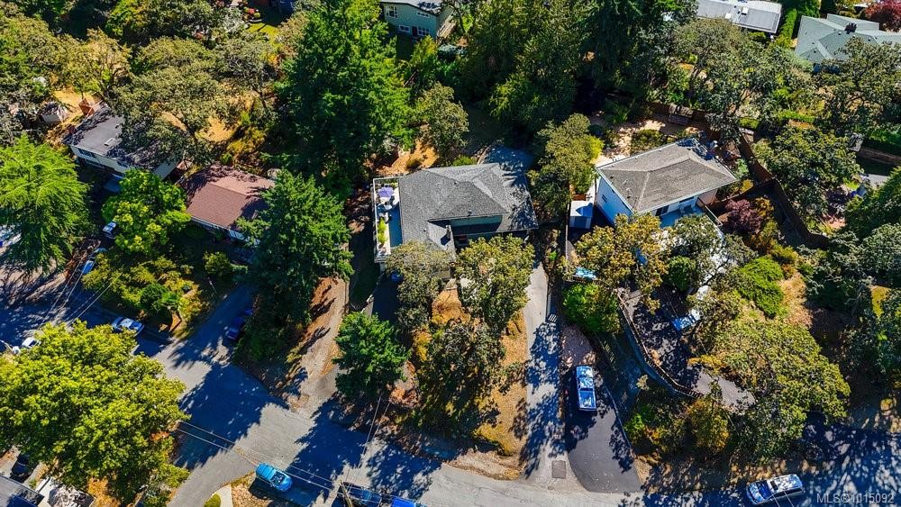 997 Karen Cres, Saanich, BC