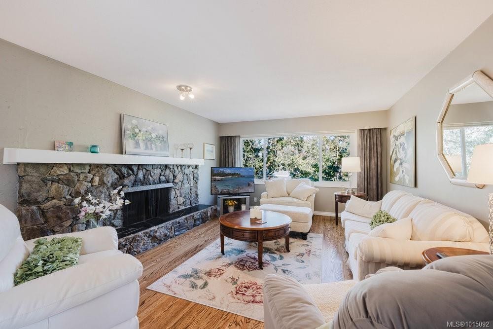 997 Karen Cres, Saanich, BC