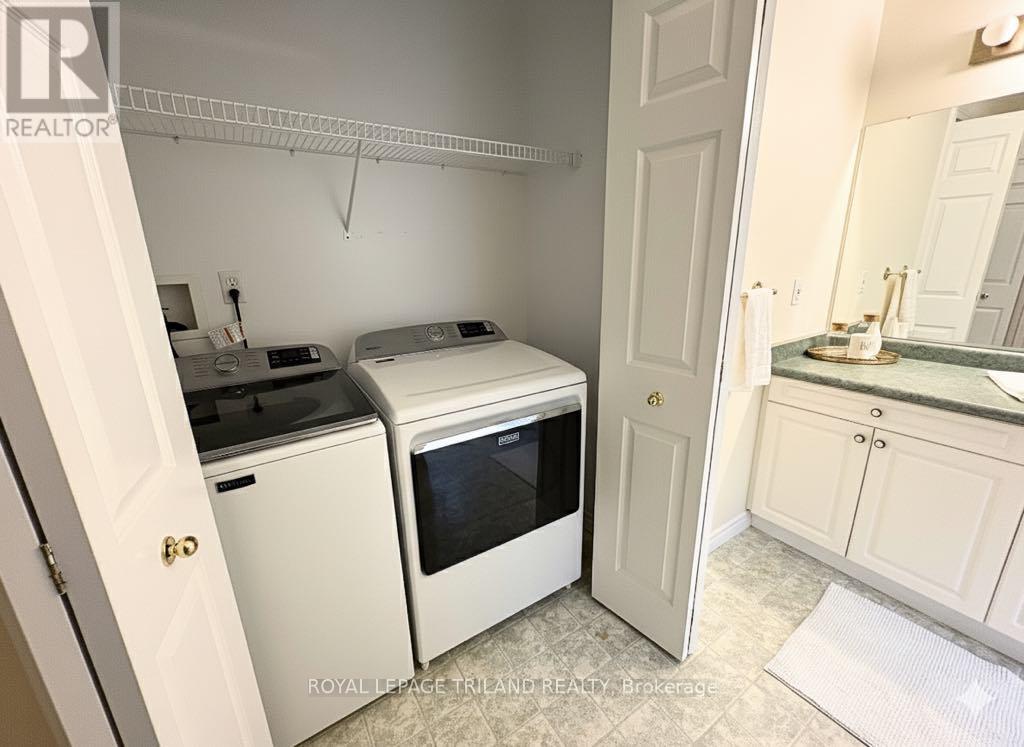 7 - 10 Cadeau Terrace, London South (South A), ON - Indoor Photo Showing Laundry Room