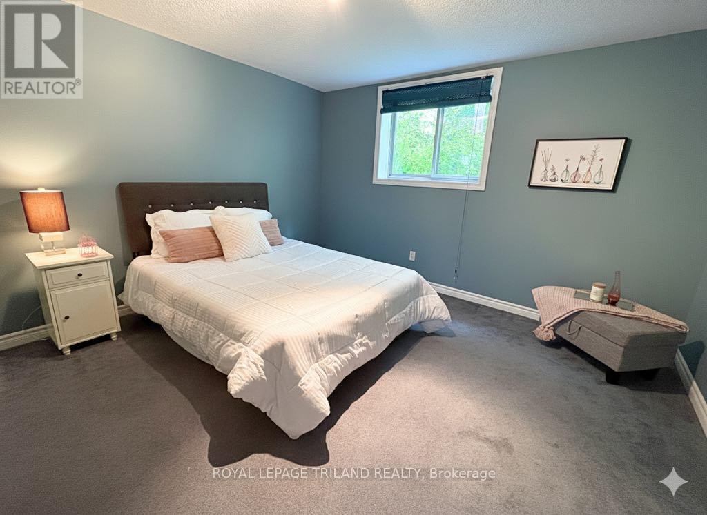 7 - 10 Cadeau Terrace, London South (South A), ON - Indoor Photo Showing Bedroom