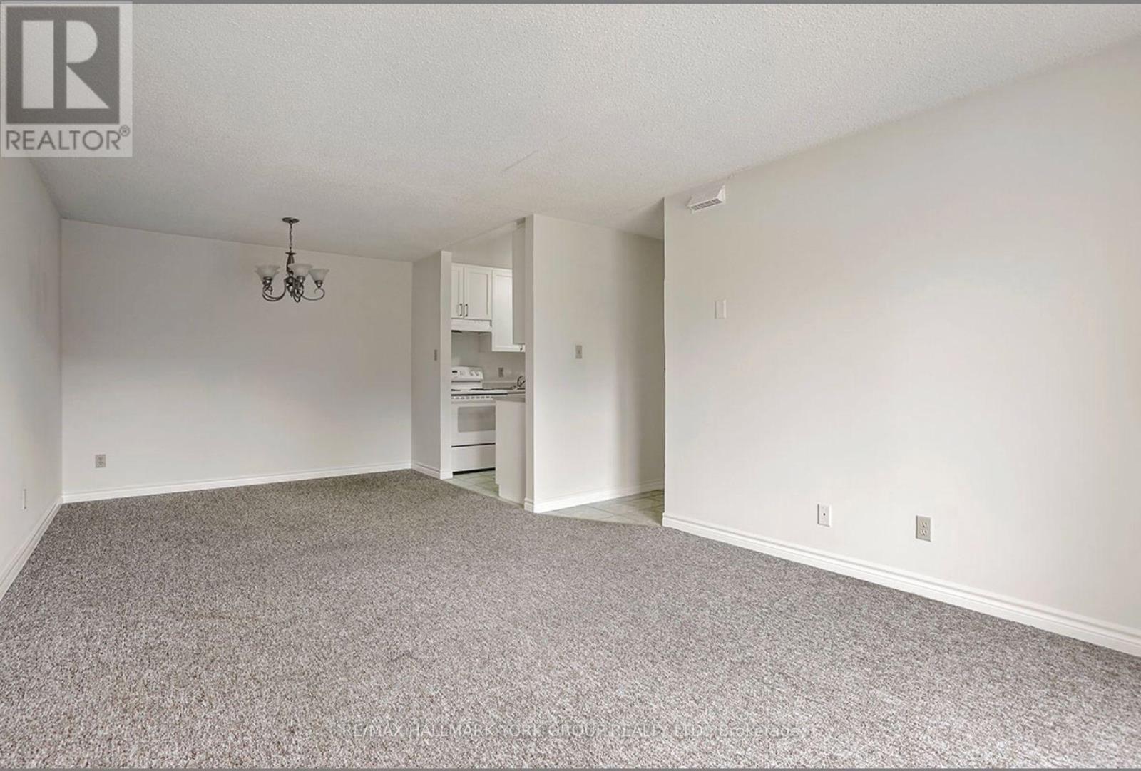 O5 - 131 Edgehill Drive, Barrie, ON - Indoor Photo Showing Other Room