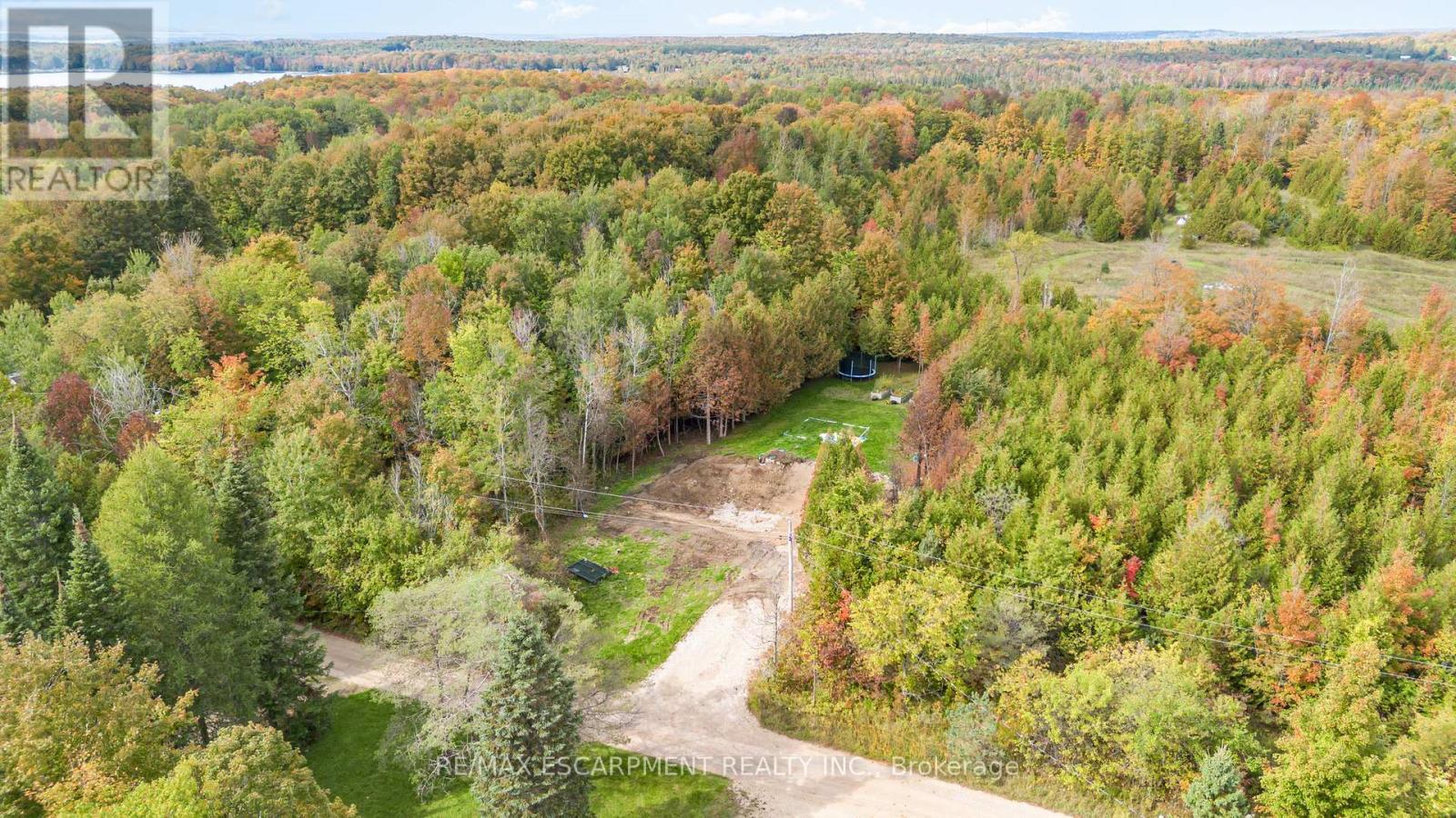 135 Sir Williams Lane, Grey Highlands, ON