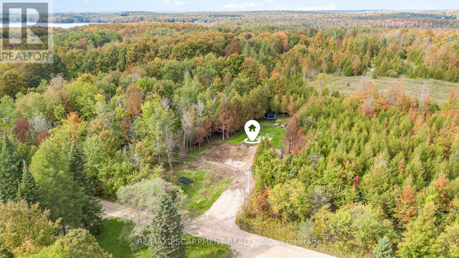 135 Sir Williams Lane, Grey Highlands, ON