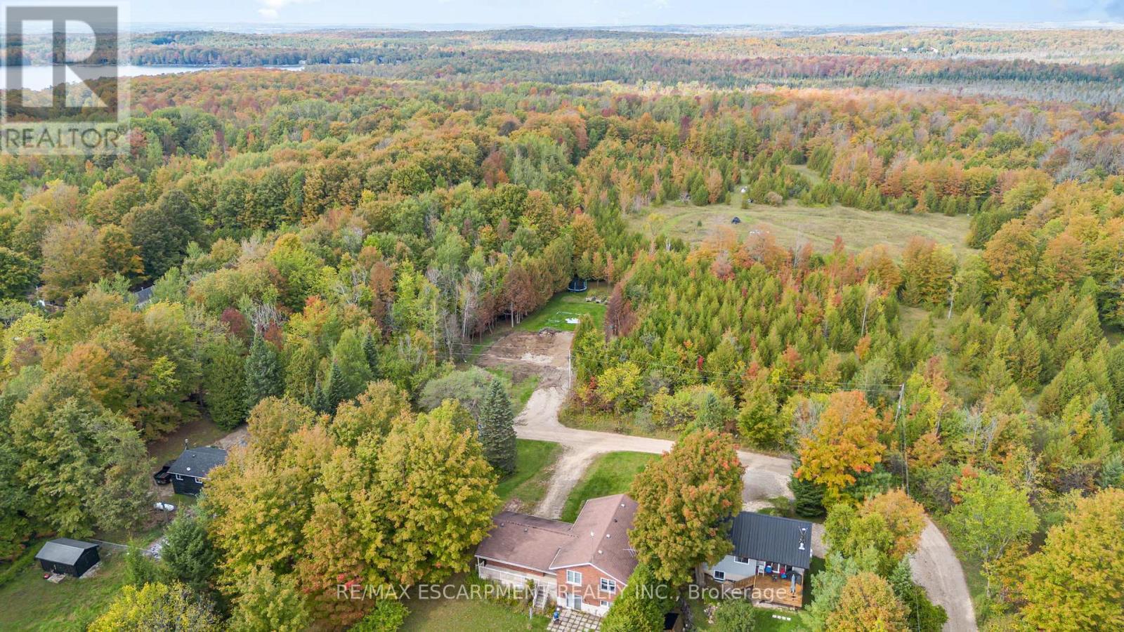 135 Sir Williams Lane, Grey Highlands, ON