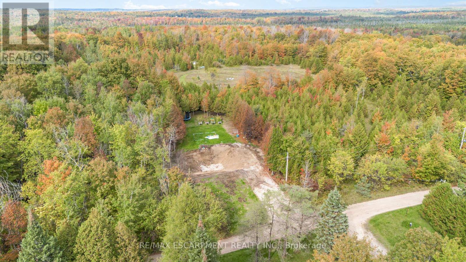 135 Sir Williams Lane, Grey Highlands, ON