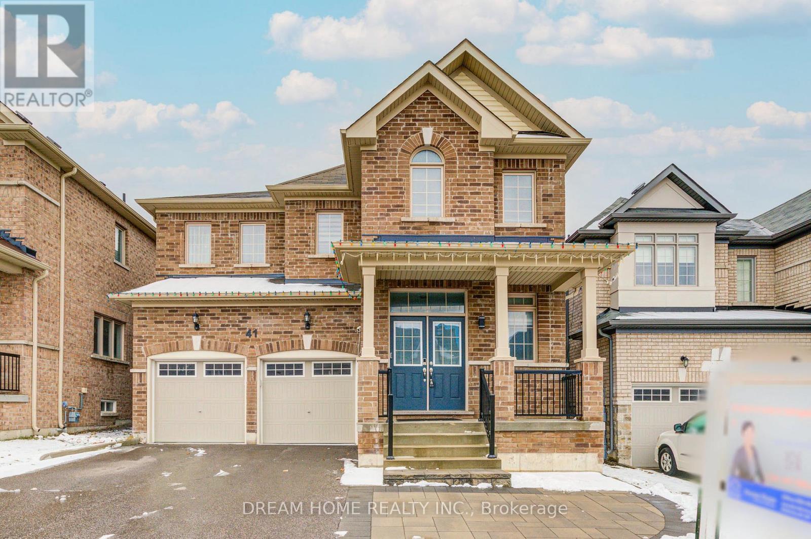 41 Mynden Way, Newmarket, ON - Outdoor With Facade
