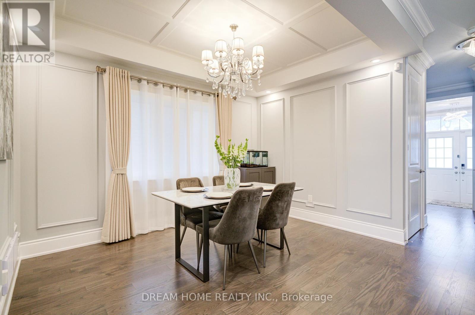 41 Mynden Way, Newmarket, ON - Indoor Photo Showing Dining Room
