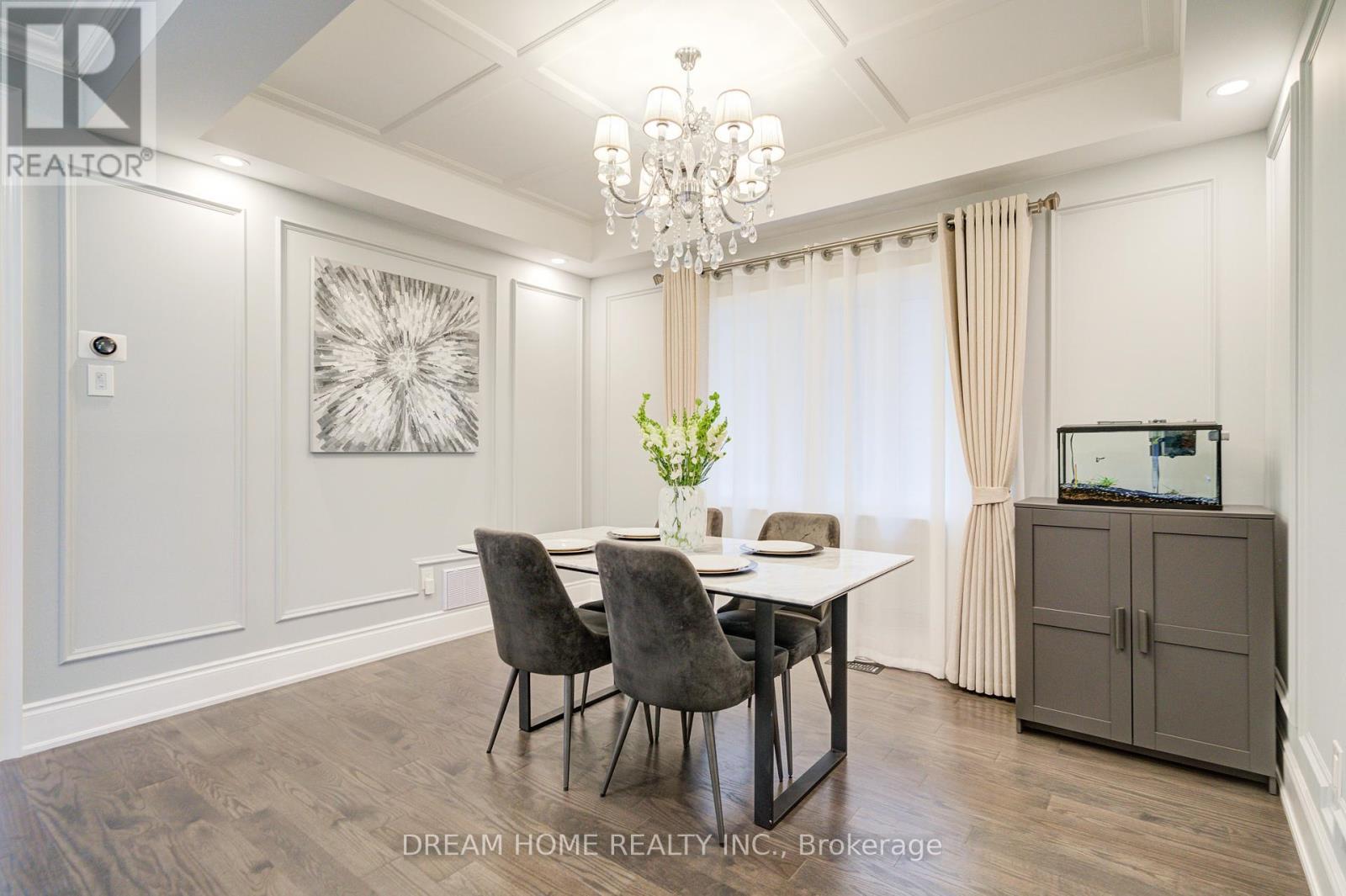41 Mynden Way, Newmarket, ON - Indoor Photo Showing Dining Room