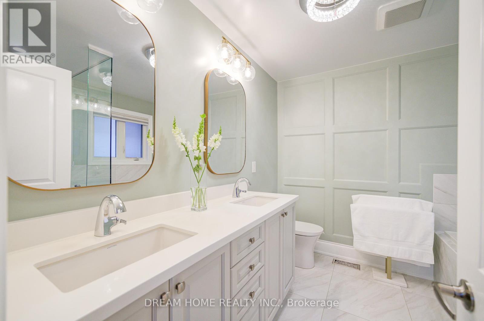 41 Mynden Way, Newmarket, ON - Indoor Photo Showing Bathroom