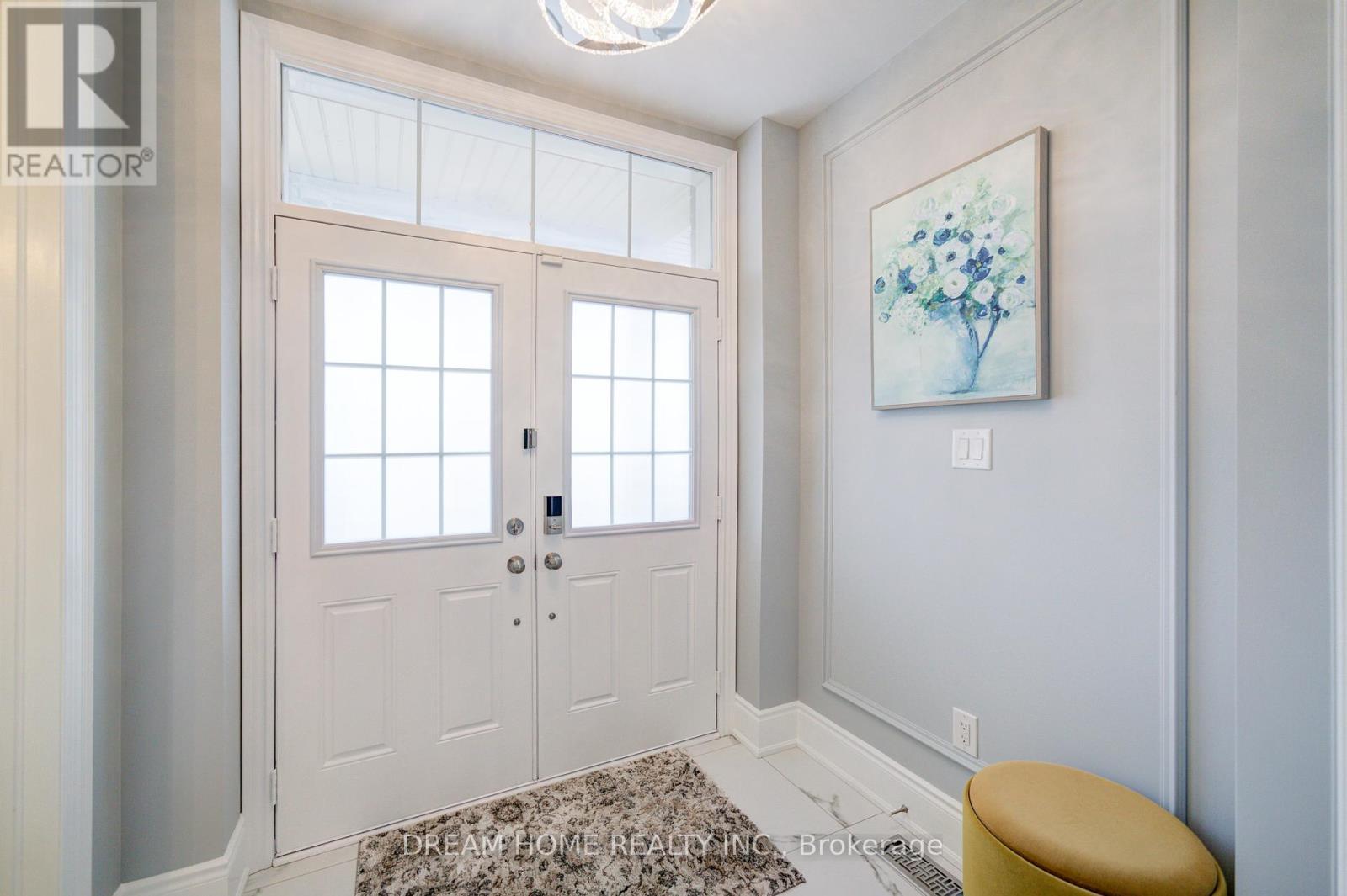 41 Mynden Way, Newmarket, ON - Indoor Photo Showing Other Room