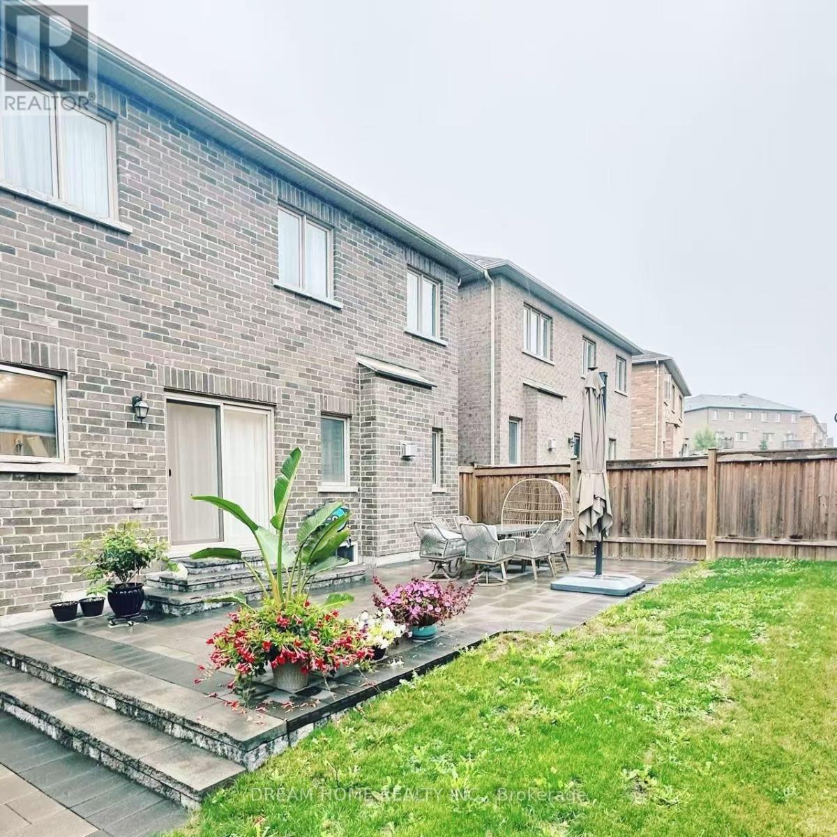 41 Mynden Way, Newmarket, ON - Outdoor