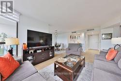 Open To Kitchen & Dining -