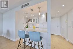 Breakfast Bar, Quartz Counters & Backsplash -