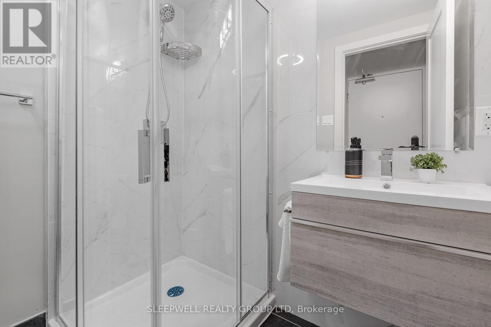 80 Nelson Street, Ottawa, ON - Indoor Photo Showing Bathroom