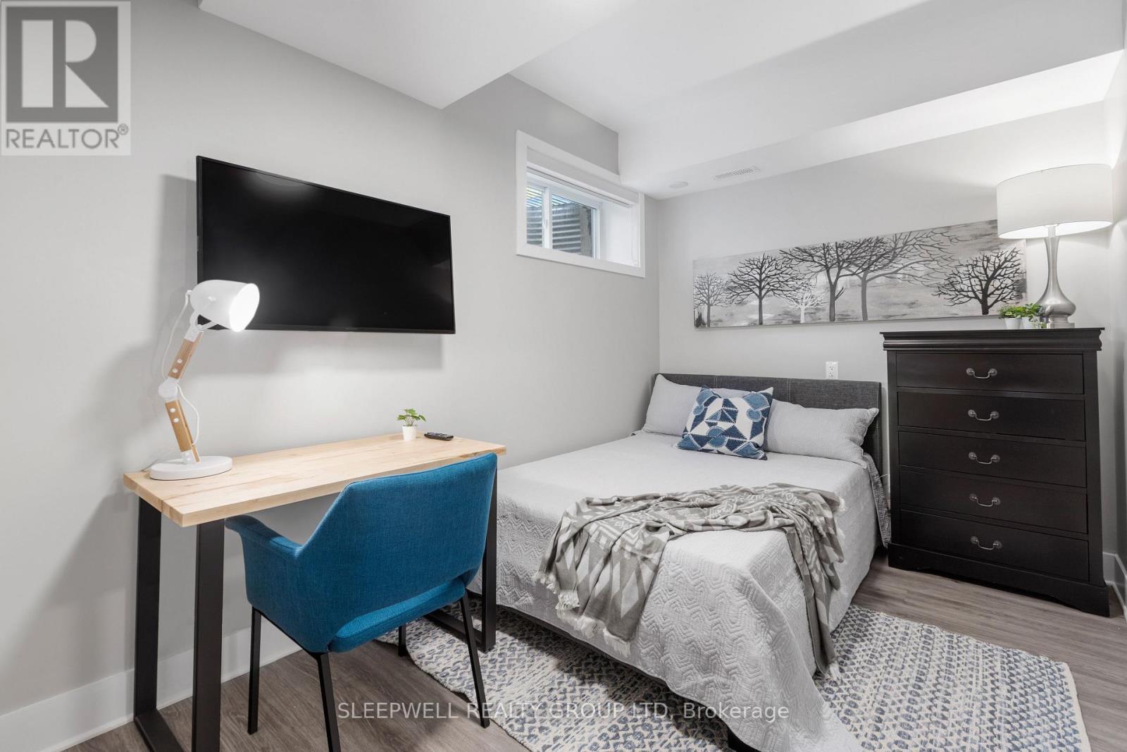 80 Nelson Street, Ottawa, ON - Indoor Photo Showing Bedroom