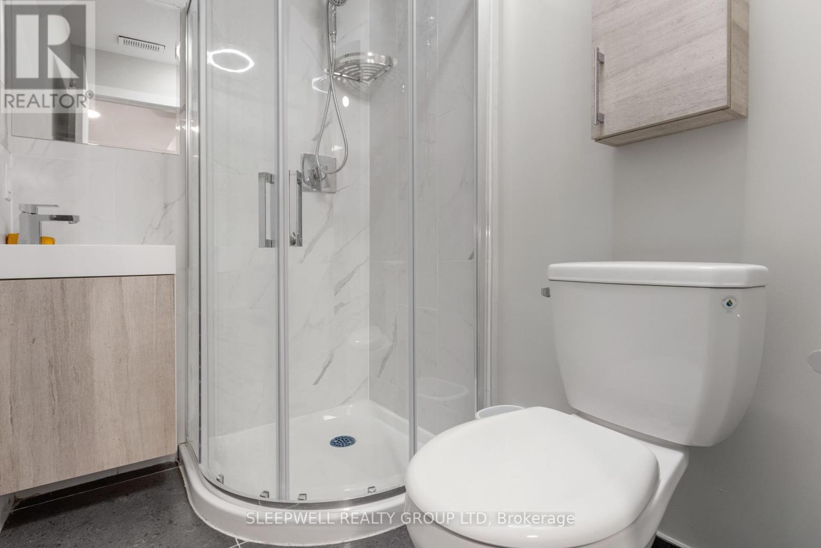 80 Nelson Street, Ottawa, ON - Indoor Photo Showing Bathroom