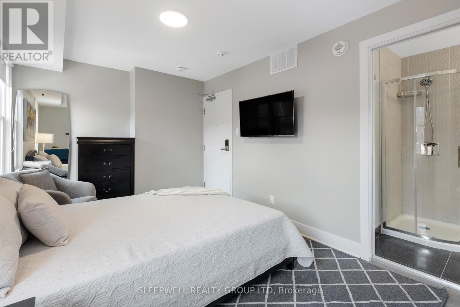 80 Nelson Street, Ottawa, ON - Indoor Photo Showing Bedroom