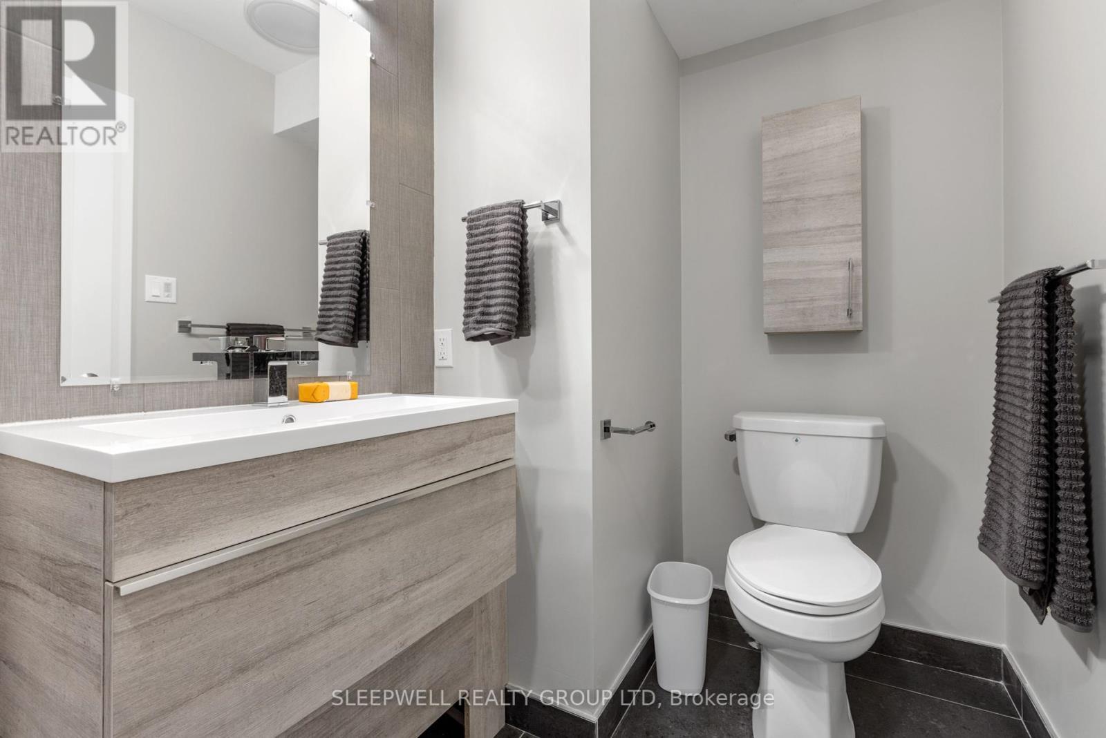 80 Nelson Street, Ottawa, ON - Indoor Photo Showing Bathroom