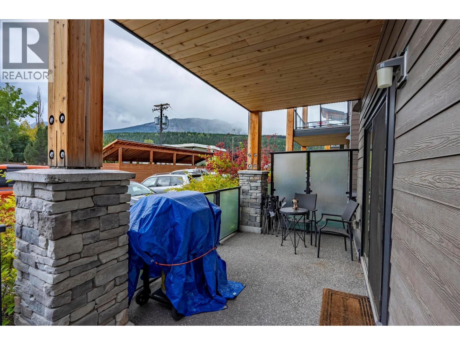 410 5Th S Avenue Unit# 1104, Golden, BC - Outdoor With Deck Patio Veranda With Exterior