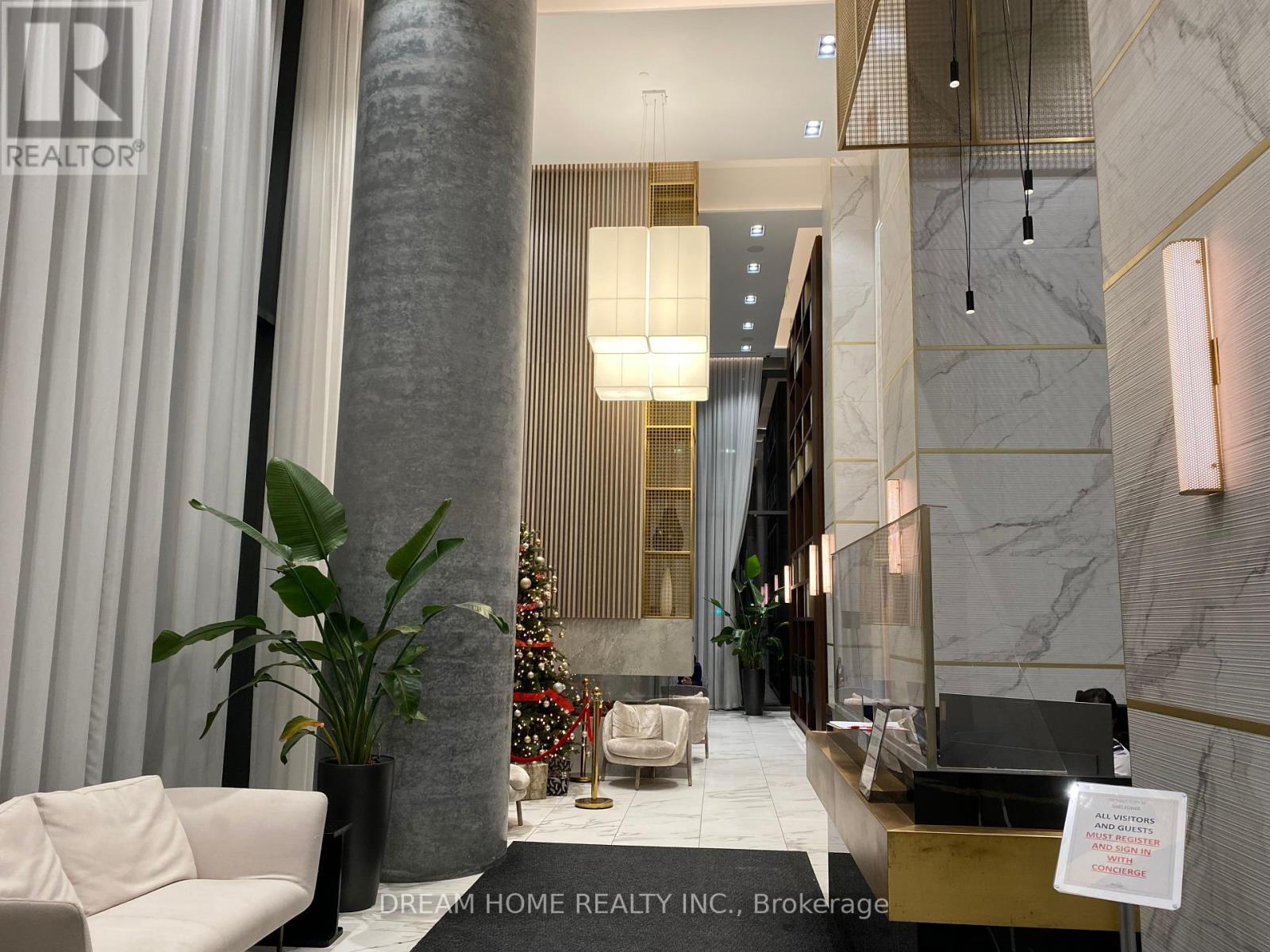 2108 - 950 Portage Parkway, Vaughan, ON - Indoor Photo Showing Other Room