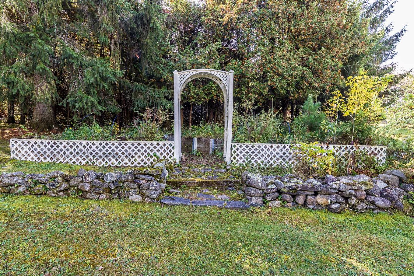 Jardin - 15 Rue Lynch, Lac-Brome, QC - Outdoor