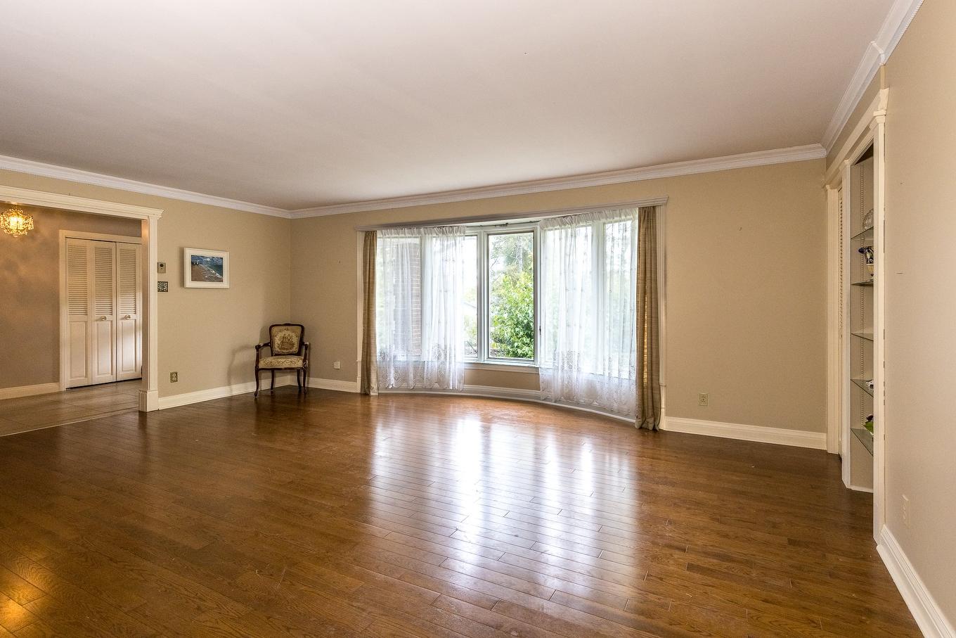 Salon - 15 Rue Lynch, Lac-Brome, QC - Indoor