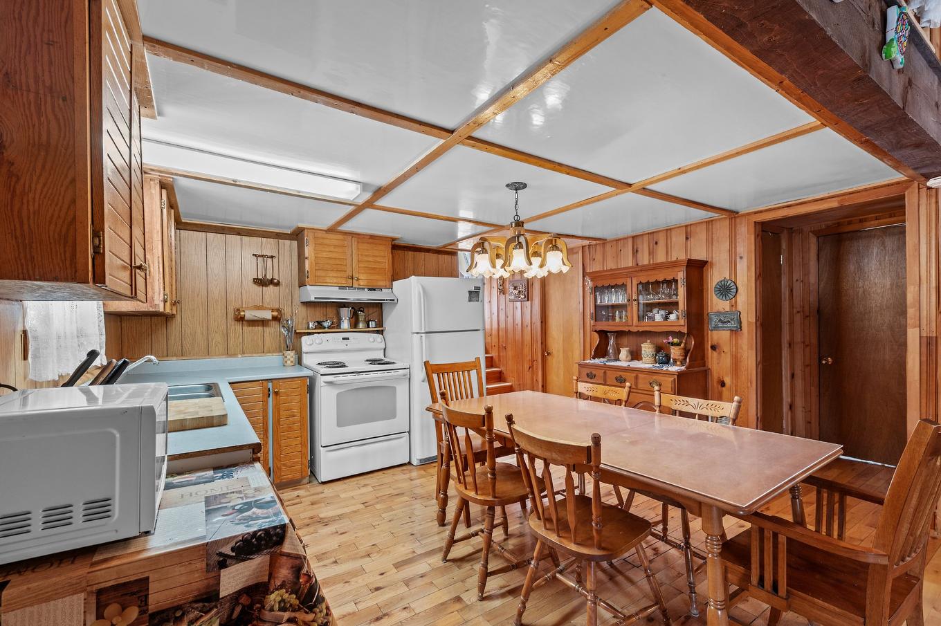 Kitchen - 1996 Av. J.-C.-Cloutier, Sainte-Lucie-Des-Laurentides, QC - Indoor