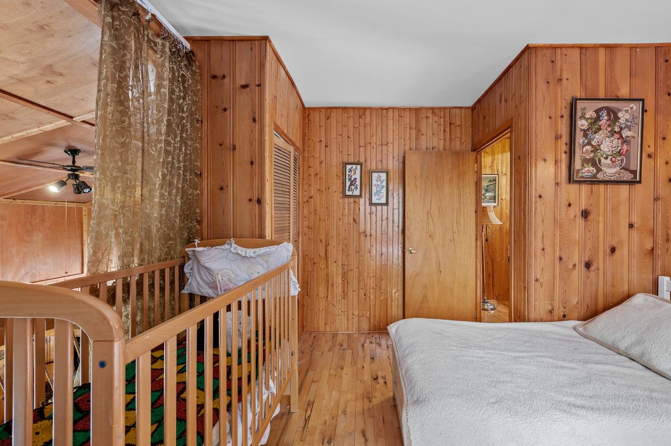 Bedroom - 1996 Av. J.-C.-Cloutier, Sainte-Lucie-Des-Laurentides, QC - Indoor Photo Showing Bedroom