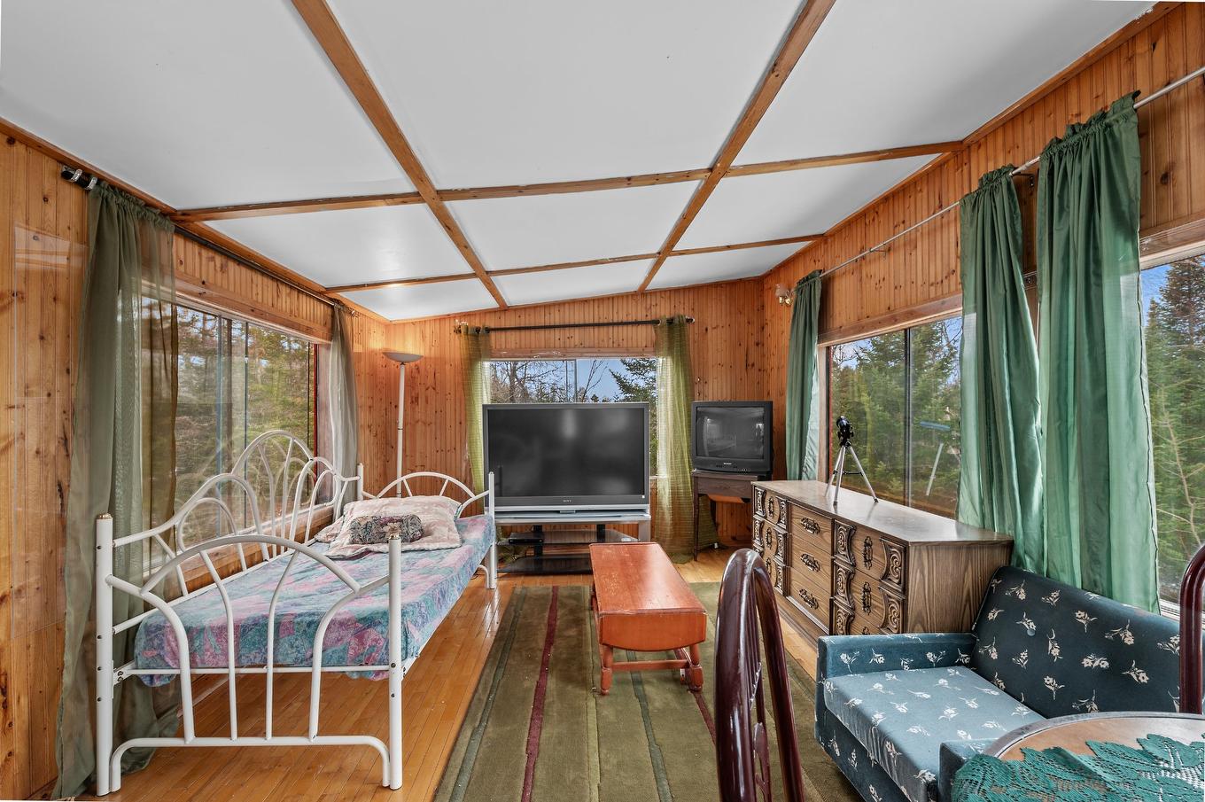 Playroom - 1996 Av. J.-C.-Cloutier, Sainte-Lucie-Des-Laurentides, QC - Indoor Photo Showing Other Room