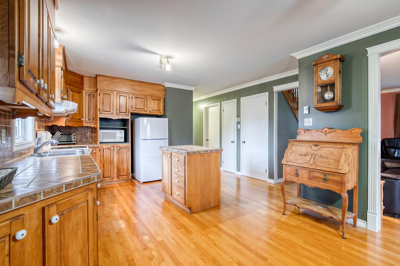 Kitchen - 2955 Av. Desaulniers, Saint-Hyacinthe, QC - Indoor Photo Showing Kitchen