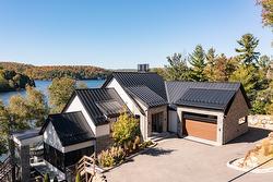 140 Ch. Hunter Saint-Hippolyte, QC J8A 2K9