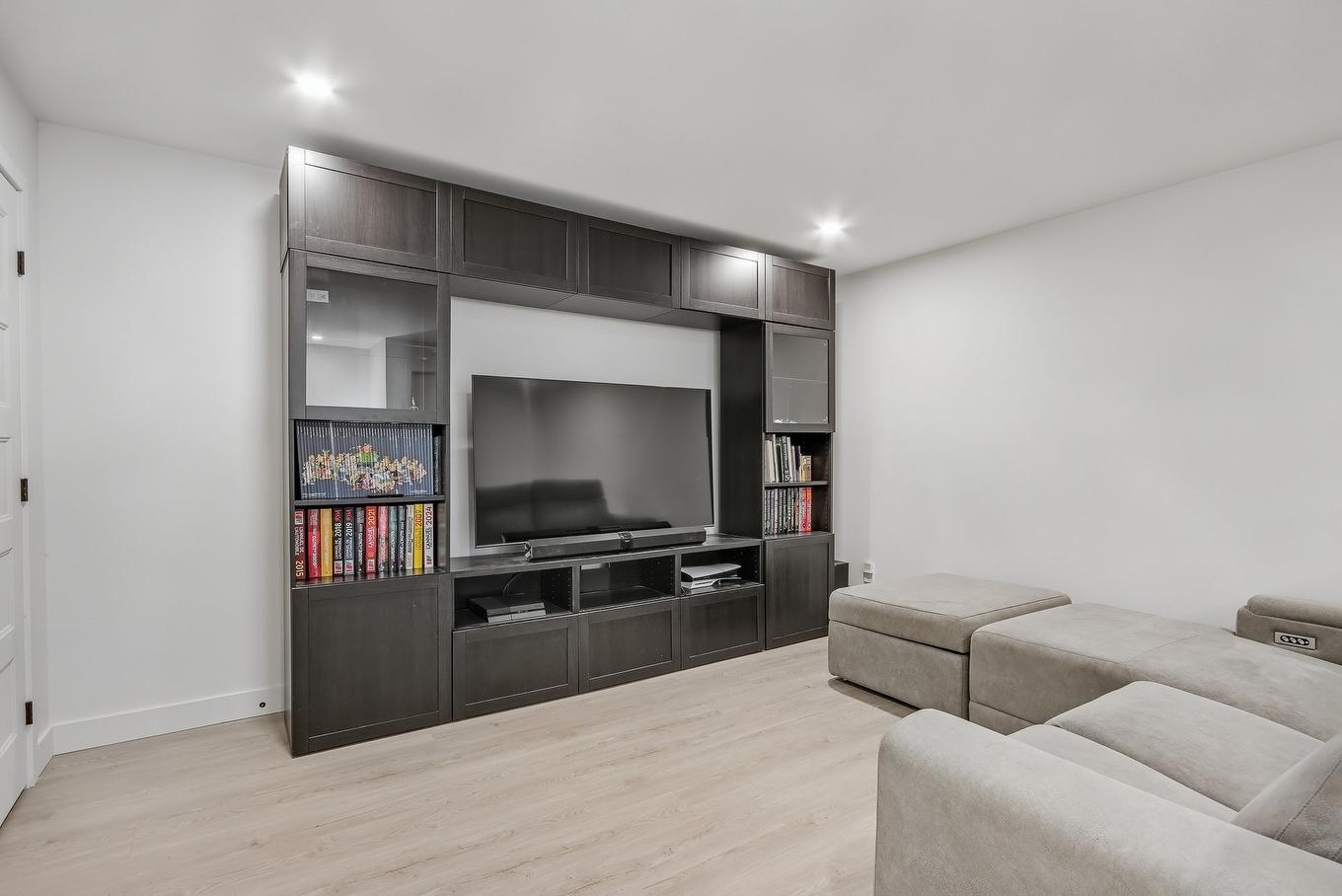 Salle familiale - 7 Rue Germain, Saint-Jean-Sur-Richelieu, QC - Indoor