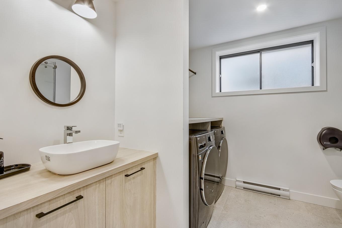 Autre - 7 Rue Germain, Saint-Jean-Sur-Richelieu, QC - Indoor