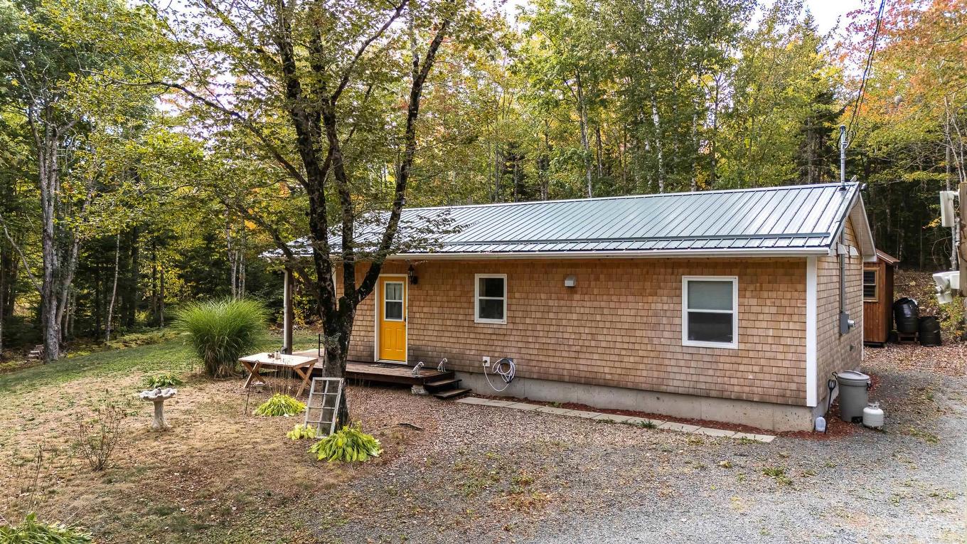 421 Lake Drive, Tupper Lake, NS