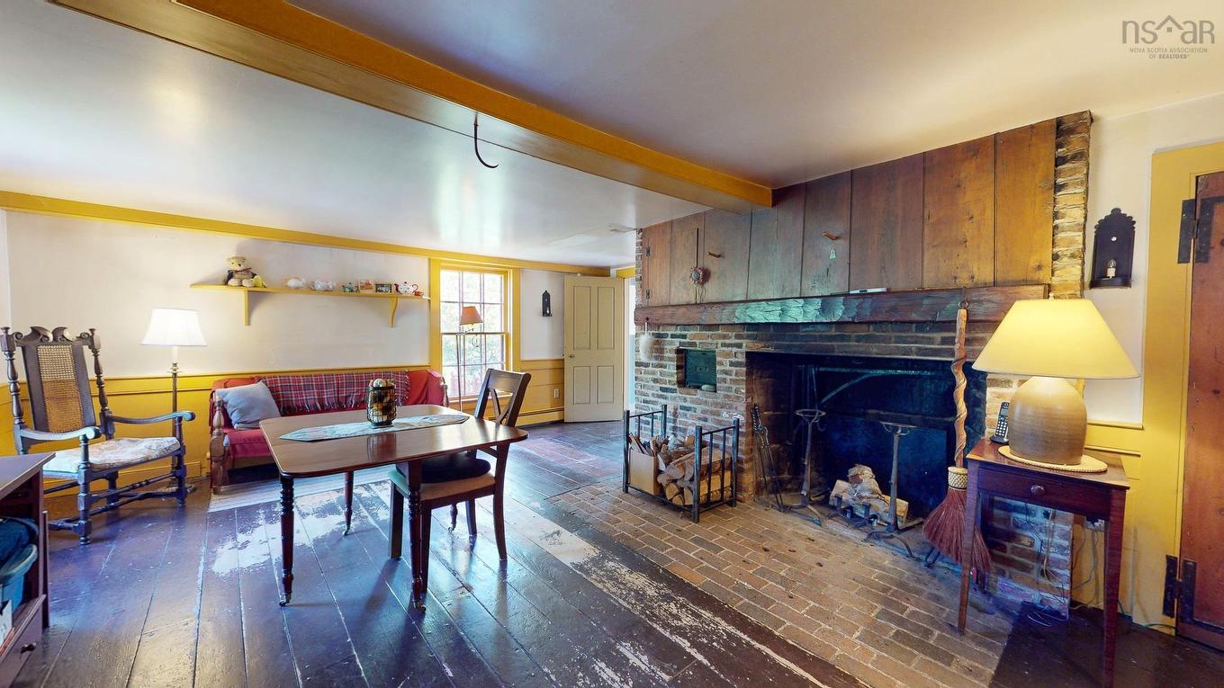 654 Main Street, Wolfville, NS