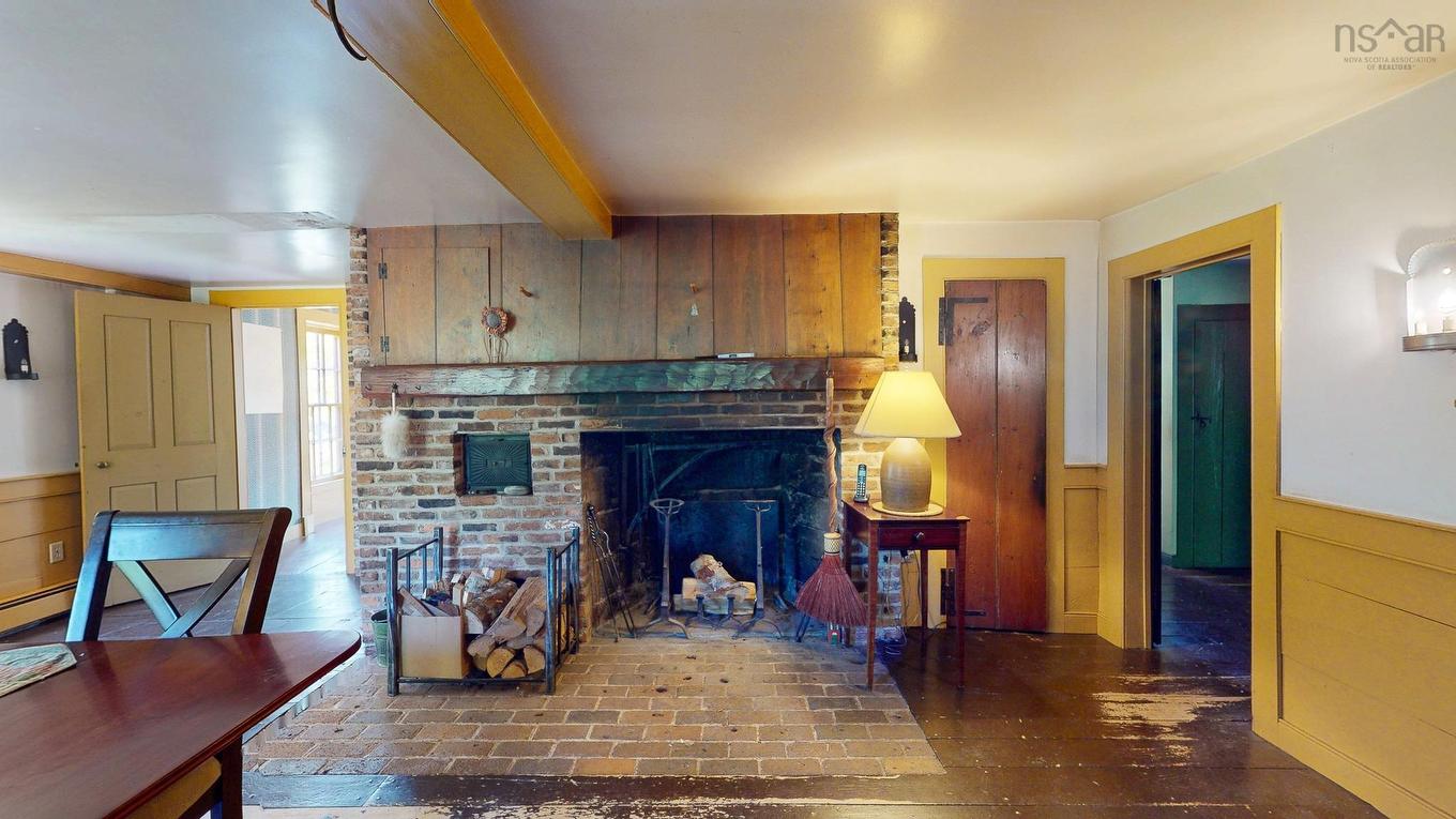 654 Main Street, Wolfville, NS