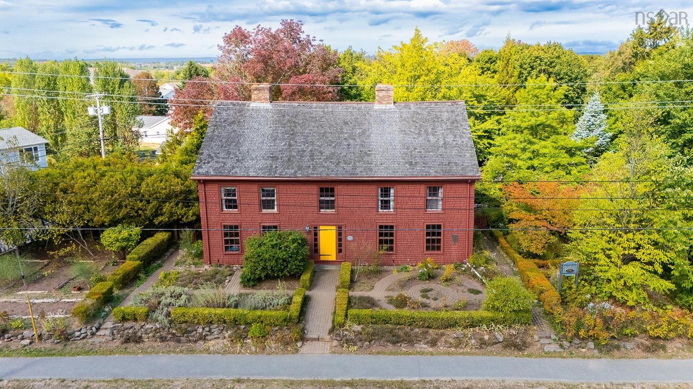 654 Main Street, Wolfville, NS