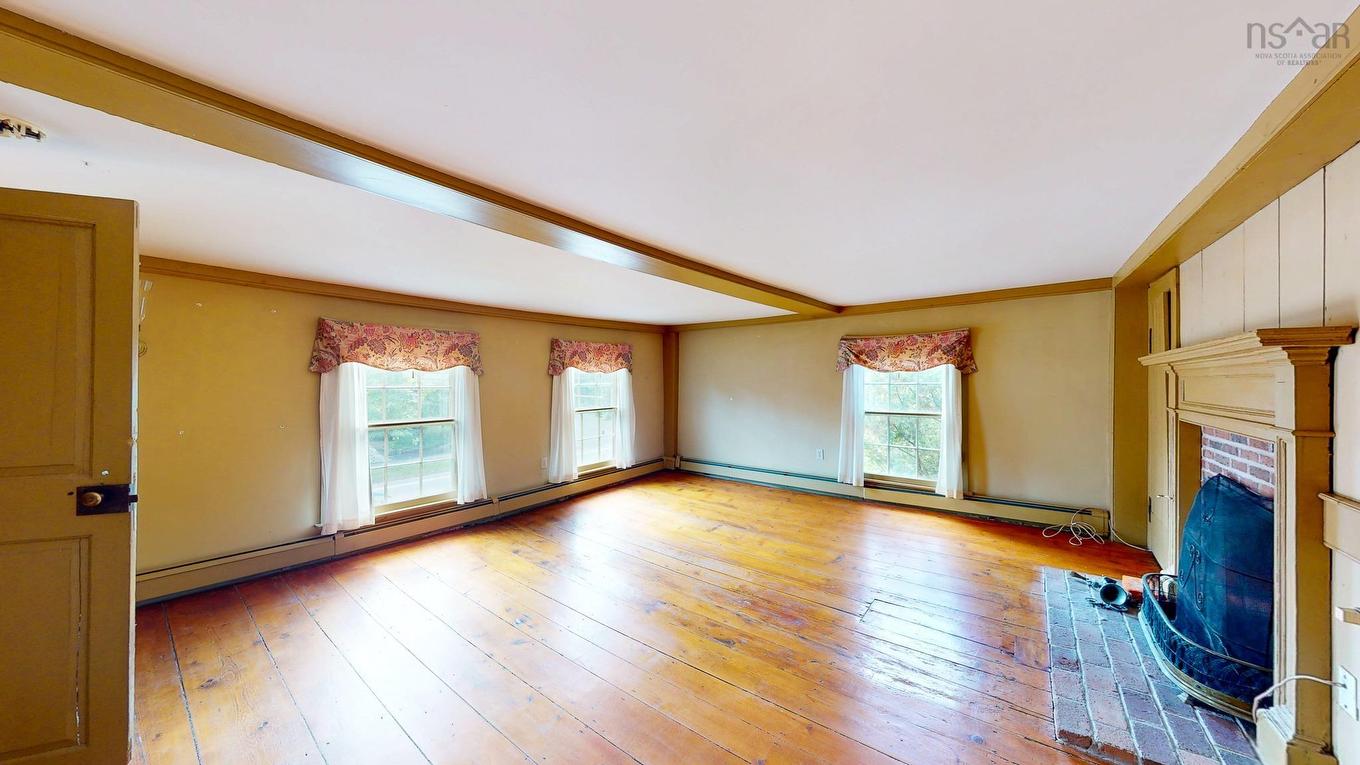 654 Main Street, Wolfville, NS