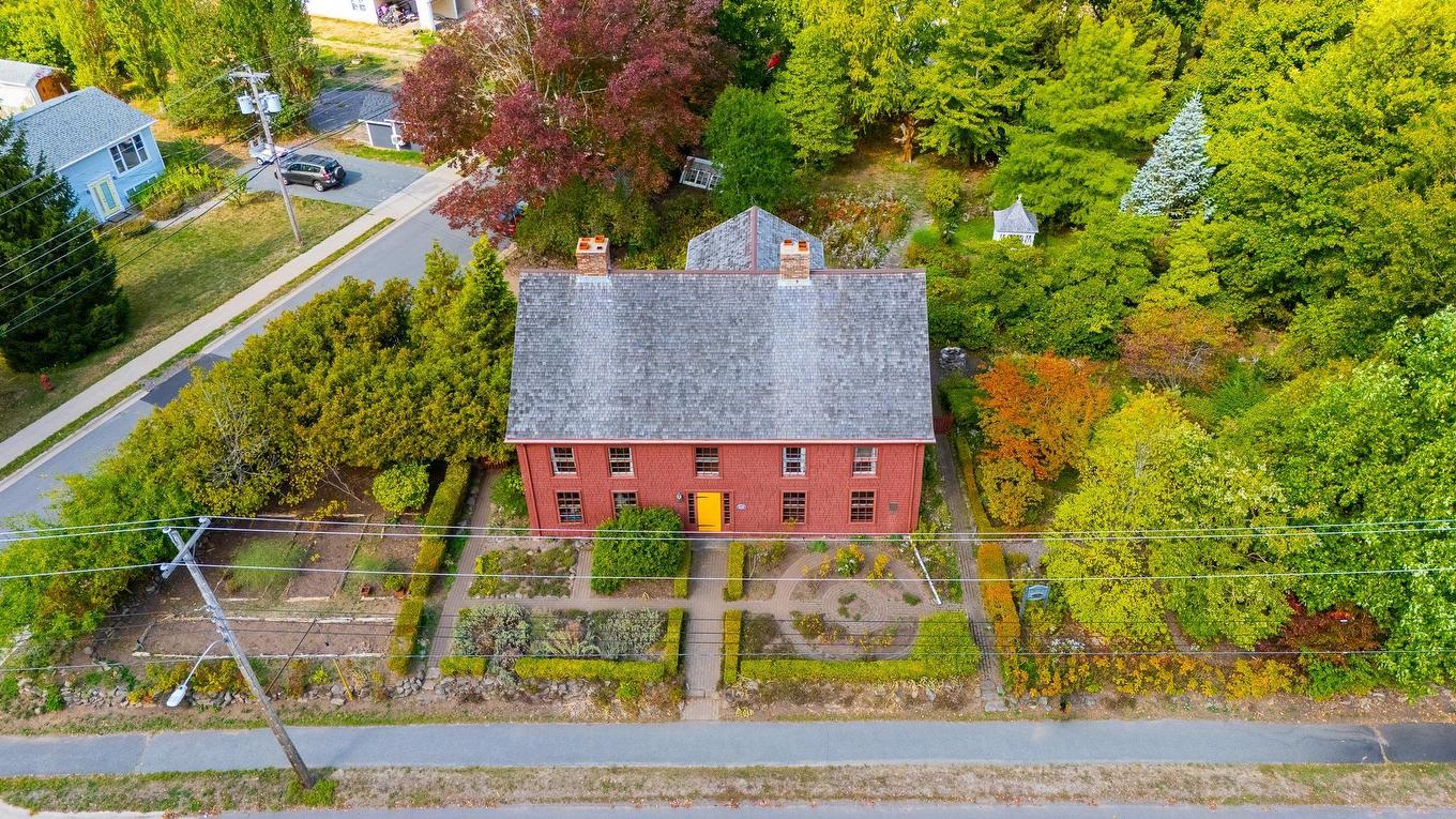 654 Main Street, Wolfville, NS