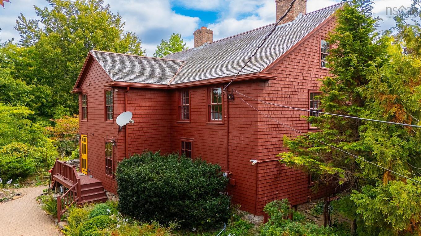 654 Main Street, Wolfville, NS