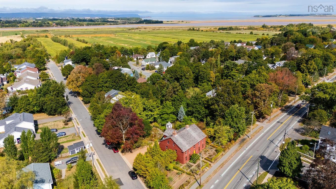 654 Main Street, Wolfville, NS