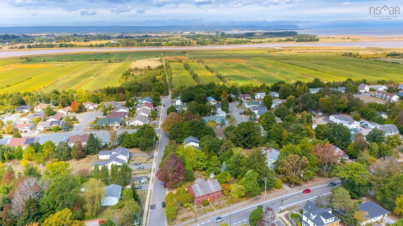 654 Main Street, Wolfville, NS