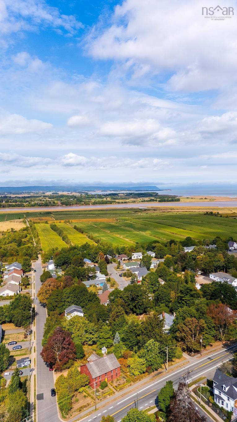 654 Main Street, Wolfville, NS