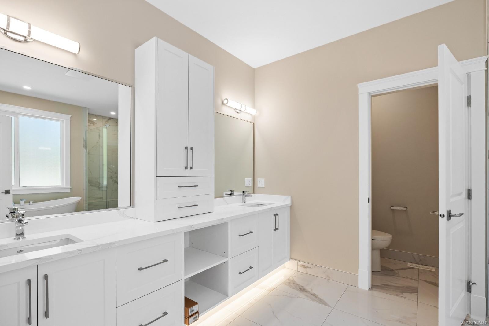 1054 Fern Ridge Dr, Mill Bay, BC