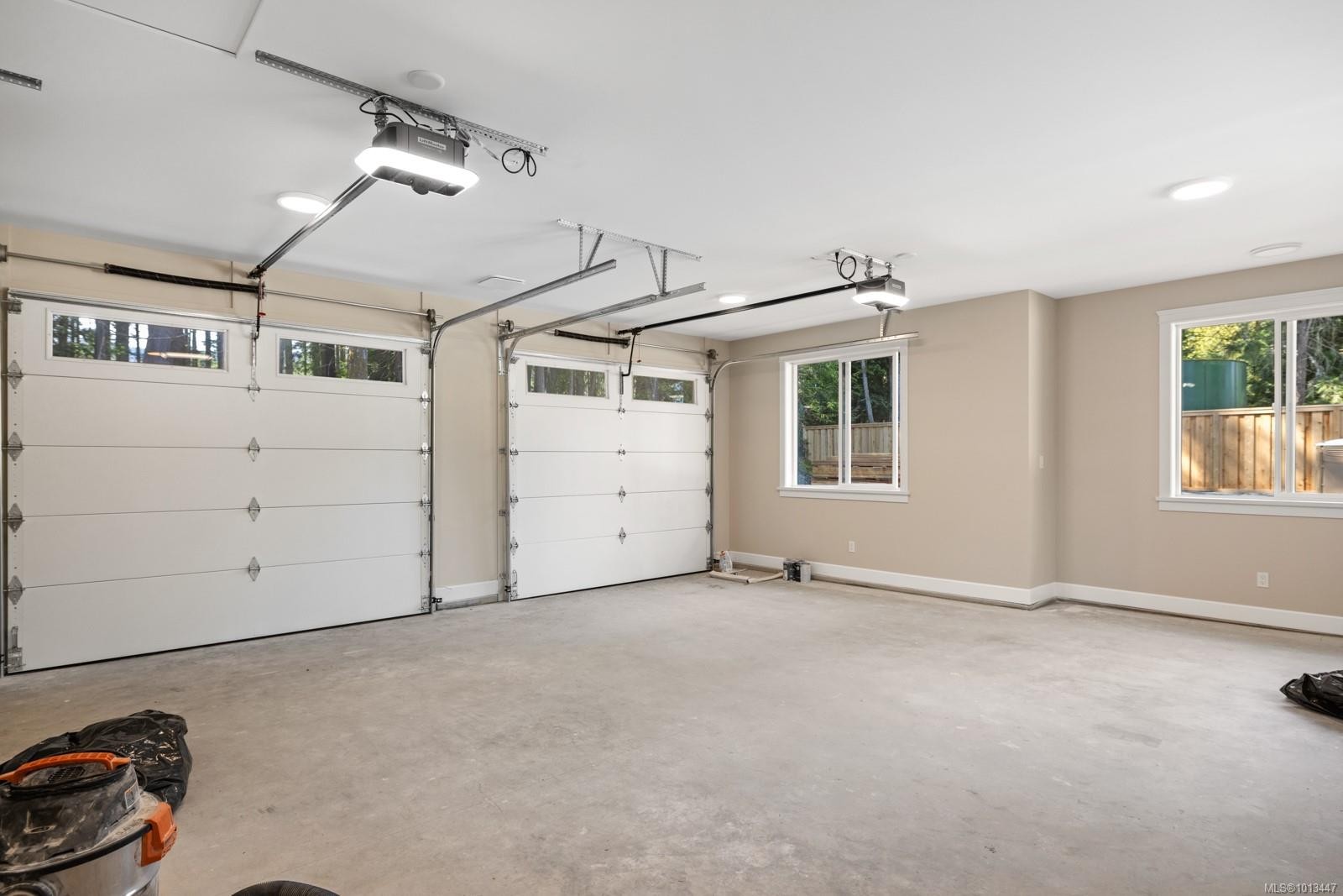 1054 Fern Ridge Dr, Mill Bay, BC