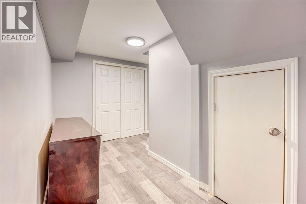 812 Lanark Crescent, Sarnia, ON - Indoor Photo Showing Other Room