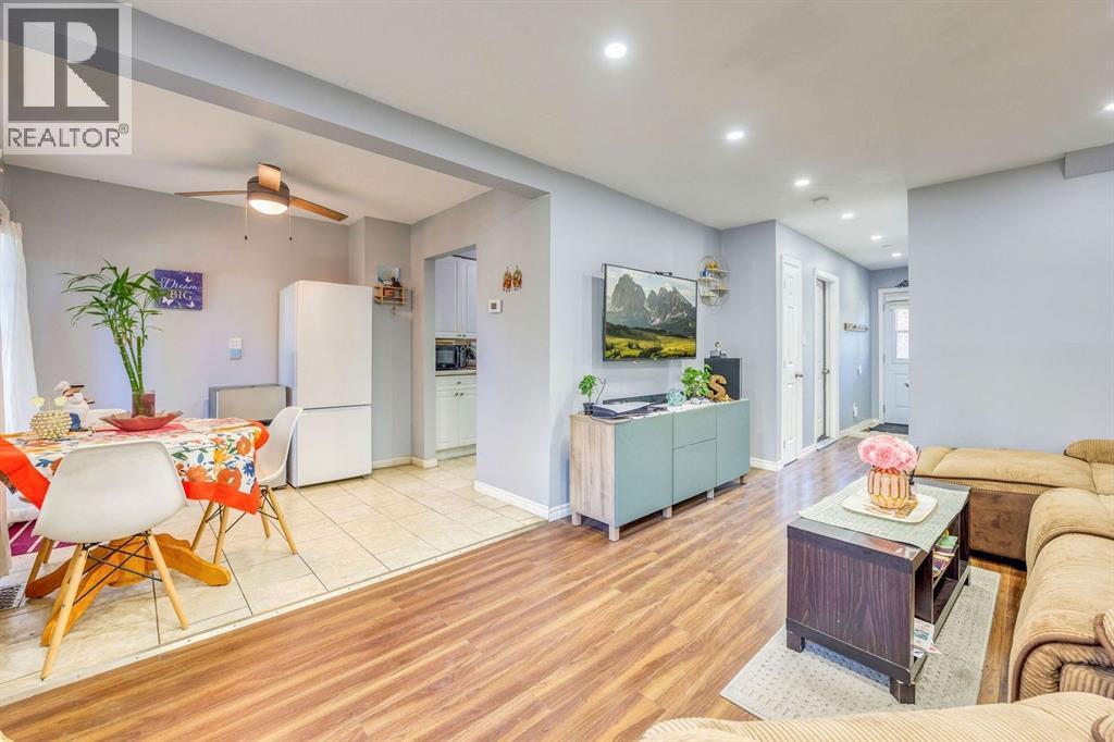 812 Lanark Crescent, Sarnia, ON - Indoor Photo Showing Other Room