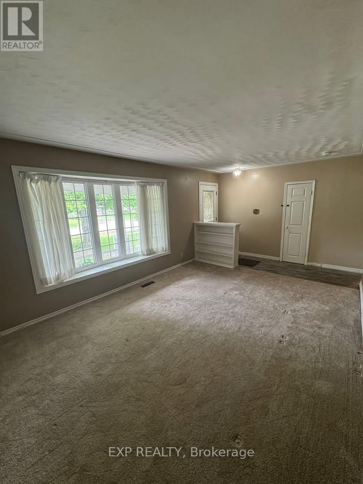 370 Greenbrook Drive, Kitchener, ON - Indoor Photo Showing Other Room